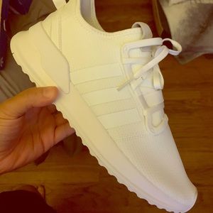 Adidias brand new....never worn